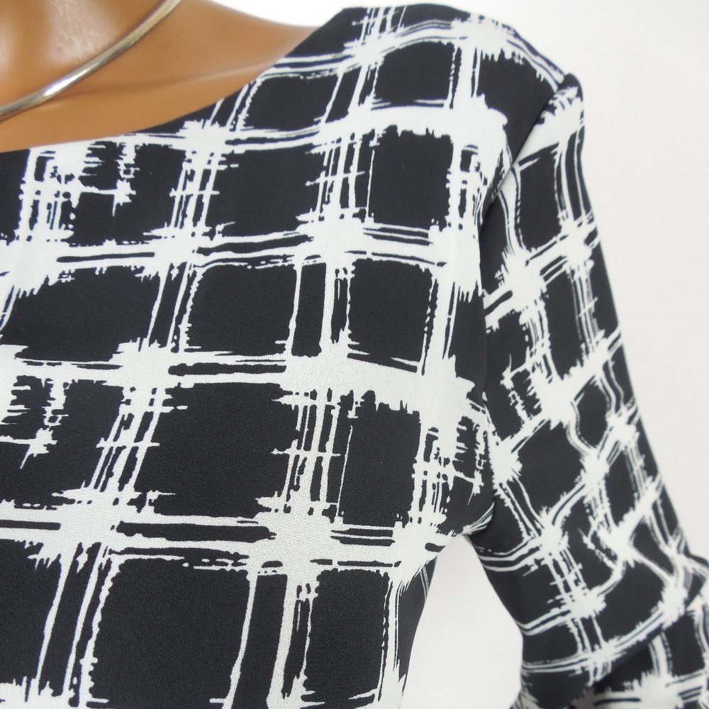 ONE CLOTHING Print Romper L Black/White Belted - Picture 2 of 10